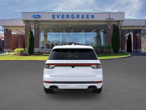 New 2026 Lincoln Aviator AWD w/ Jet Appearance Package image 5