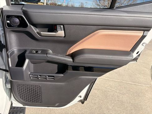 Used 2025 Toyota 4Runner Limited image 27