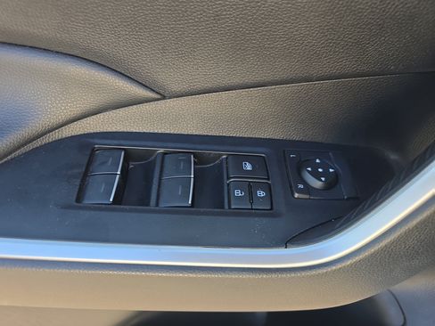 Used 2023 Toyota RAV4 XLE w/ Convenience Package FWD image 28