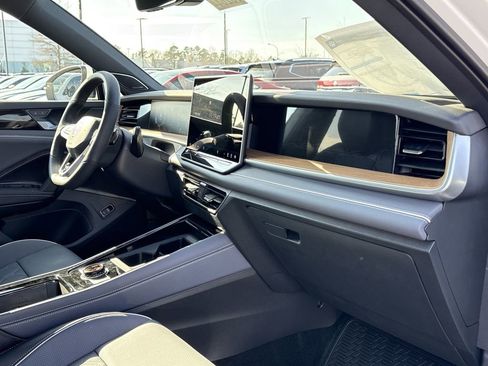 New 2026 Volkswagen Tiguan SEL R-Line image 19