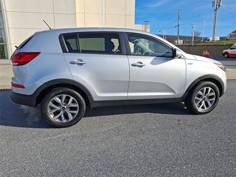 Used 2016 Kia Sportage LX image 11