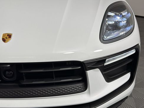 Used 2026 Porsche Macan AWD/4WD image 11
