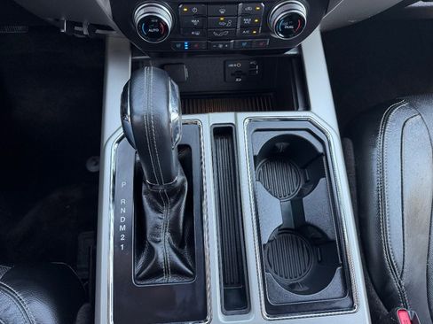 Used 2015 Ford F150 Lariat w/ Equipment Group 502A Luxury AWD/4WD image 19