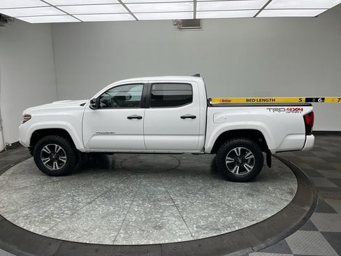 Used 2019 Toyota Tacoma TRD Sport image 25