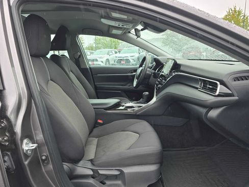 Used 2022 Toyota Camry LE FWD image 10