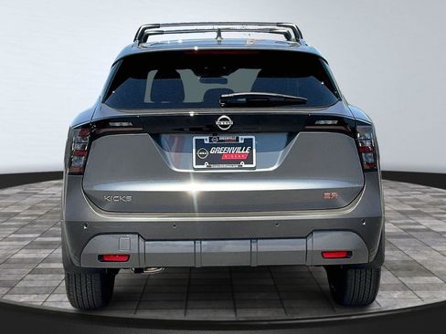 New 2025 Nissan Kicks SR image 4