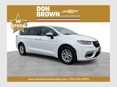 Used 2023 Chrysler Pacifica Touring-L