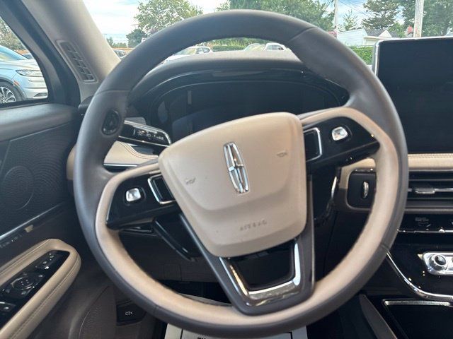 Used 2023 Lincoln Corsair AWD w/ Equipment Group 101A image 16
