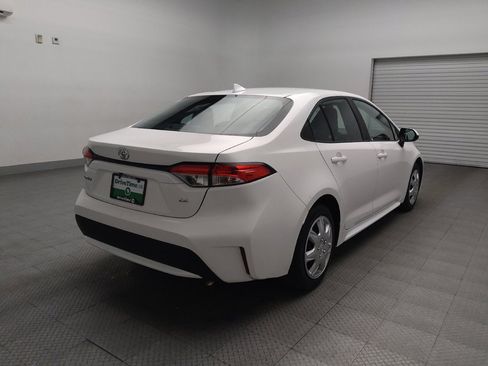 Used 2022 Toyota Corolla LE image 9