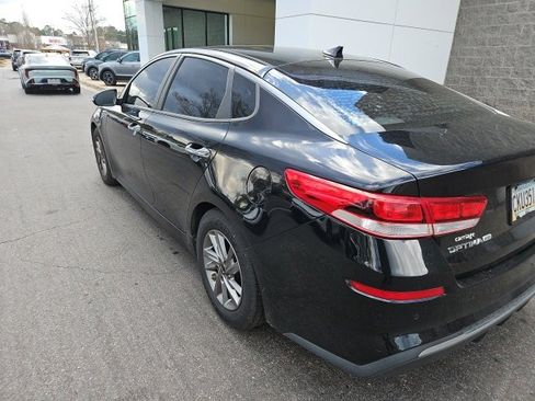 Certified 2019 Kia Optima LX image 8