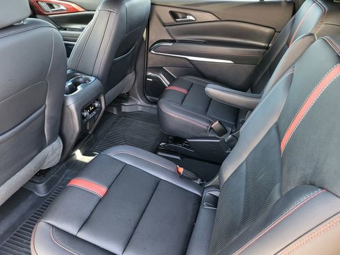 Used 2024 Chevrolet Traverse RS image 21