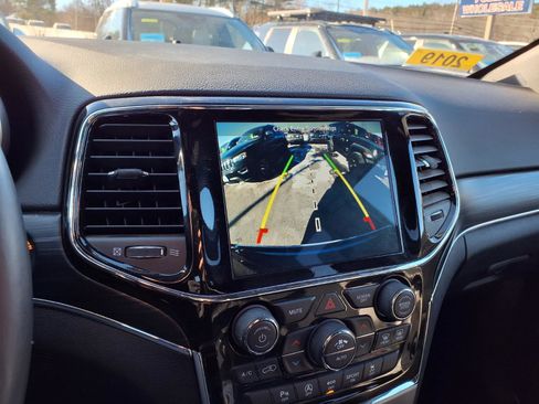 Used 2019 Jeep Grand Cherokee Limited image 10