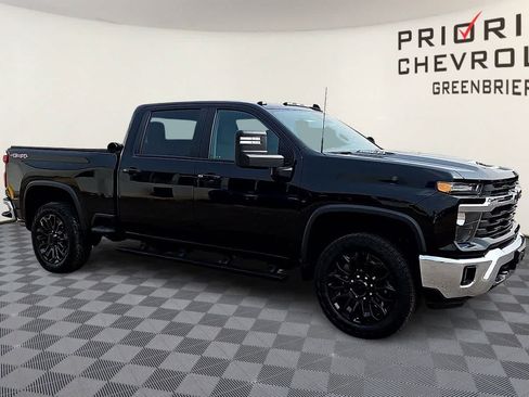 Used 2024 Chevrolet Silverado 2500 LT w/ All Star Edition AWD/4WD image 2