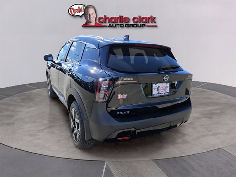 New 2026 Nissan Kicks SV image 4