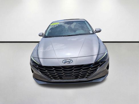 Used 2023 Hyundai Elantra Limited w/ Preferred Accessory Package FWD image 9