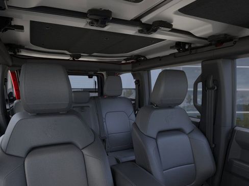 New 2025 Ford Bronco Badlands w/ Sasquatch Package image 12