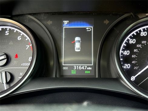 Used 2023 Toyota Camry SE image 31