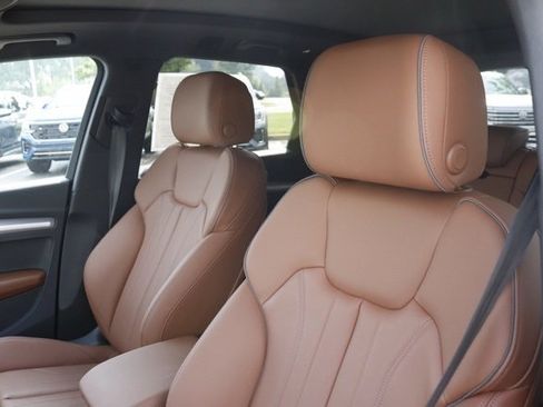 Used 2025 Audi Q5 2.0T Premium w/ Convenience Plus Package image 14
