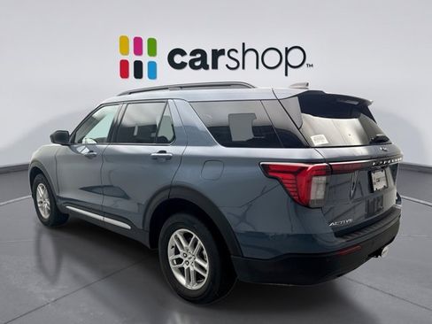 Used 2025 Ford Explorer Active AWD/4WD image 3