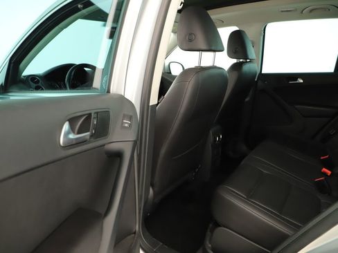 Used 2017 Volkswagen Tiguan Wolfsburg Edition FWD image 32