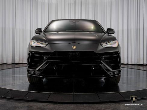 Used 2024 Lamborghini Urus S image 2