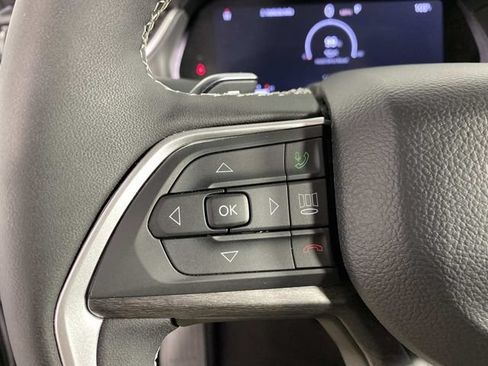 Used 2025 Jeep Grand Cherokee L Limited AWD/4WD image 17
