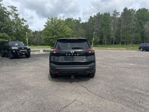 Used 2021 Nissan Rogue S AWD/4WD image 4