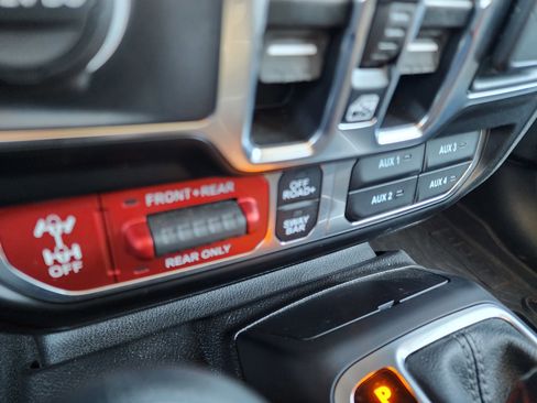 Used 2025 Jeep Gladiator Rubicon image 27