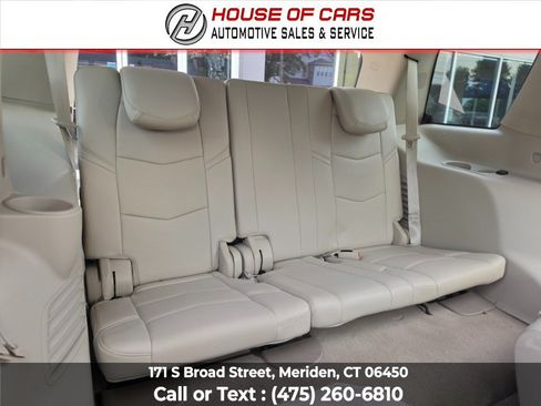 Used 2019 Cadillac Escalade Luxury AWD/4WD image 40