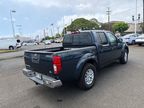 Used 2018 Nissan Frontier 2WD Crew Cab image 3