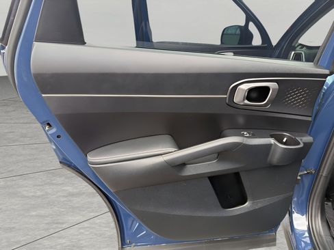 Used 2025 Kia Sorento S w/ Panoramic Sunroof Package image 27