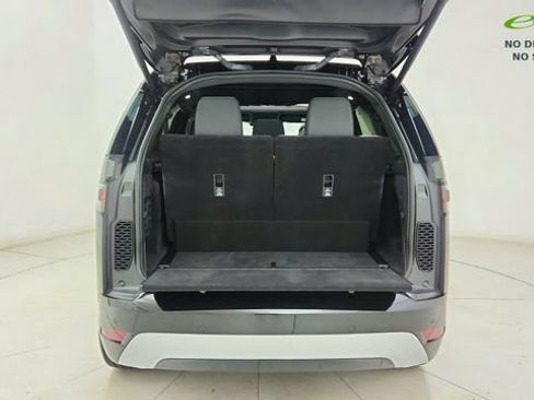 Used 2024 Land Rover Discovery Metropolitan Edition AWD/4WD image 14