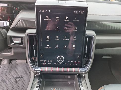 Certified 2025 GMC Yukon AT4 w/ Premium Trailering Package AWD/4WD image 24