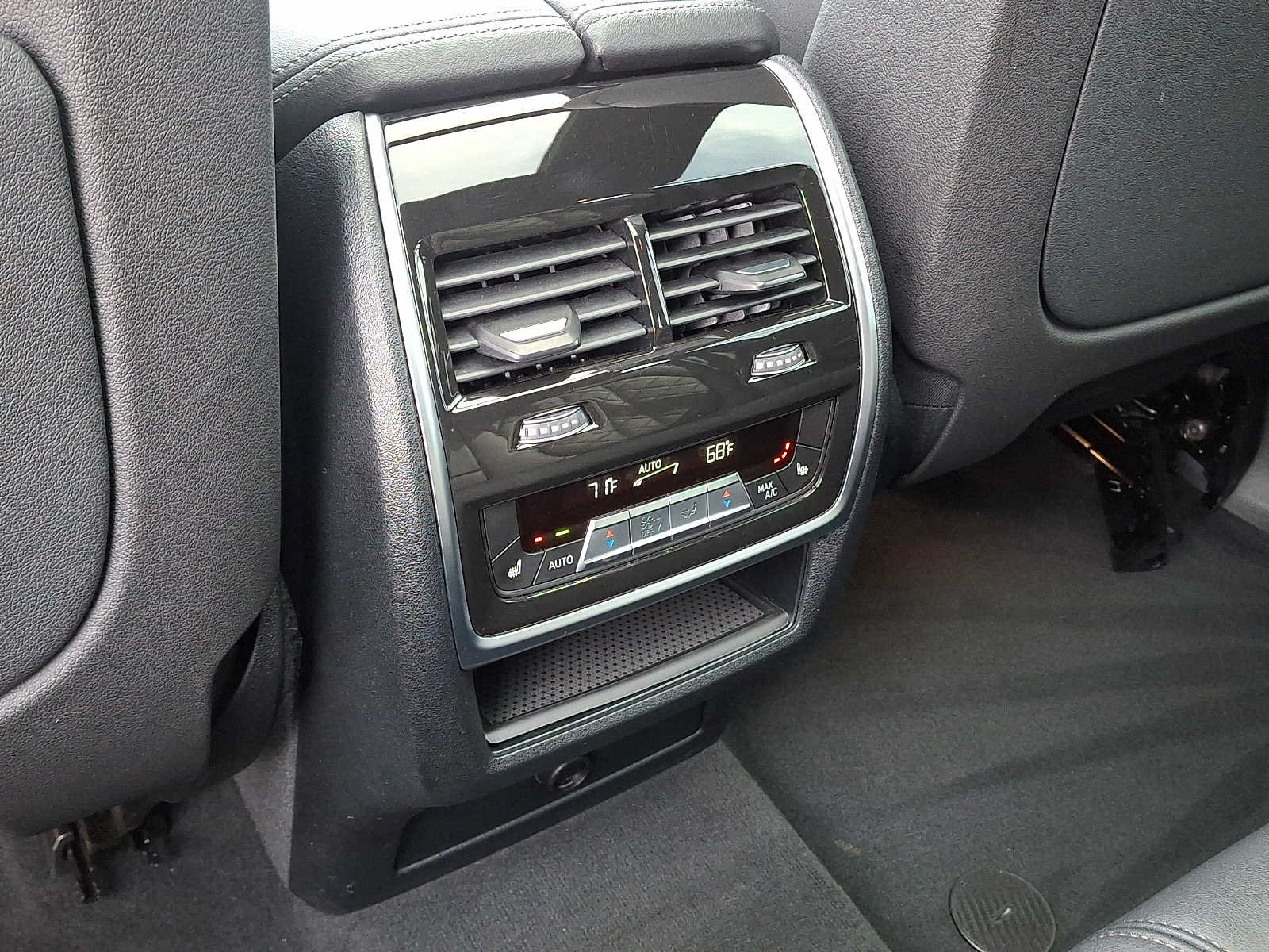 Used 2023 BMW X5 xDrive40i w/ Premium Package AWD/4WD image 11