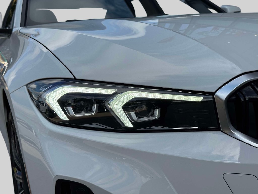 Certified 2026 BMW 330i xDrive Sedan AWD/4WD image 9