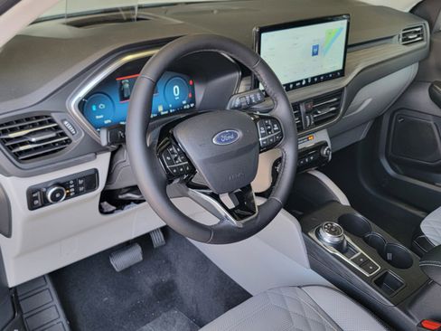 New 2024 Ford Escape SE w/ PHEV Premium Package FWD image 7