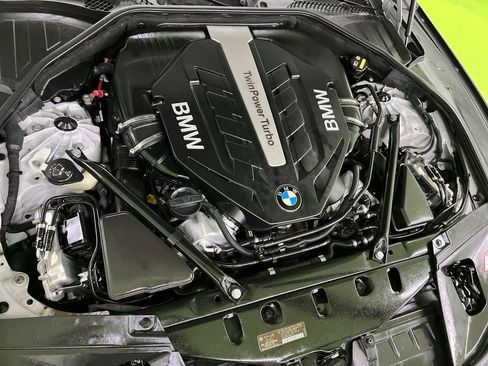 Used 2015 BMW 750i RWD image 30
