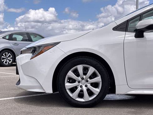 Used 2022 Toyota Corolla LE FWD image 14