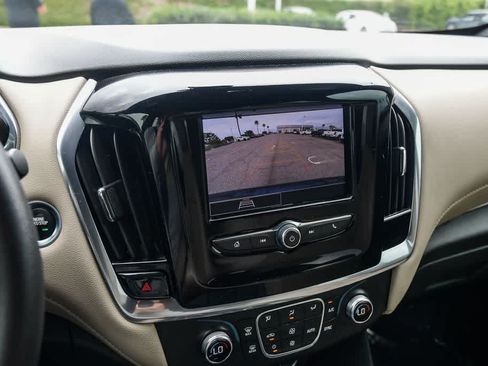 Used 2022 Chevrolet Traverse LS FWD image 23