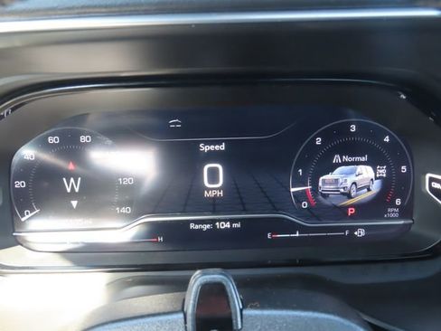 Used 2024 GMC Yukon XL Denali w/ Advanced Technology Package AWD/4WD image 39