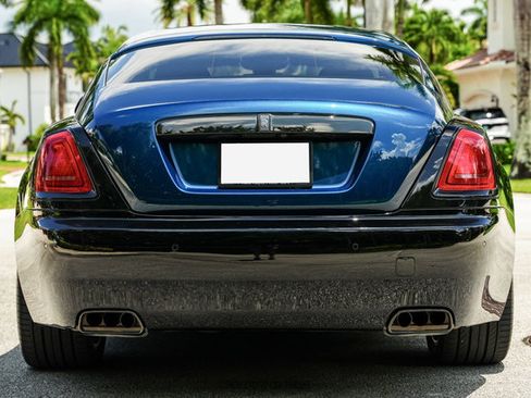 Used 2019 Rolls-Royce Wraith RWD image 7