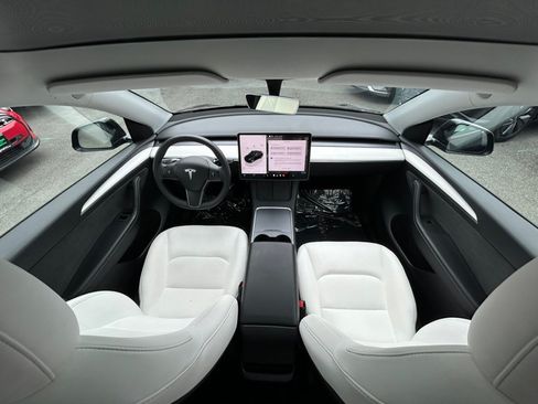 Used 2024 Tesla Model Y Long Range AWD/4WD image 12