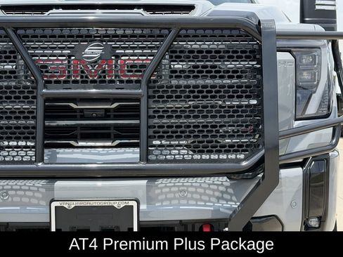 Used 2025 GMC Sierra 2500 AT4 w/ AT4 Premium Plus Package AWD/4WD image 4