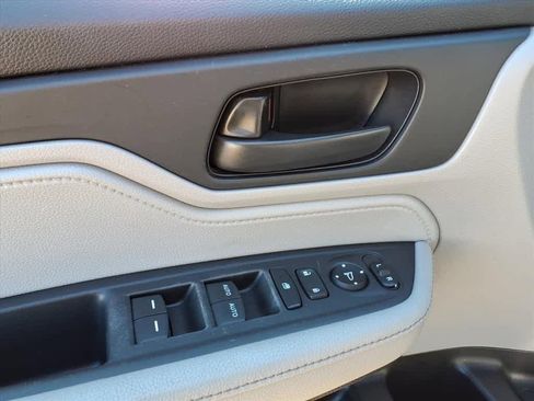 Used 2018 Honda Odyssey LX image 14