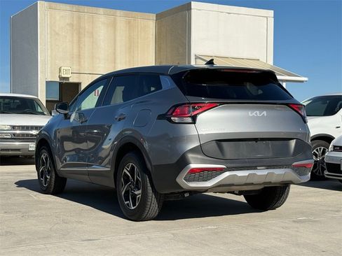 Used 2024 Kia Sportage LX image 7
