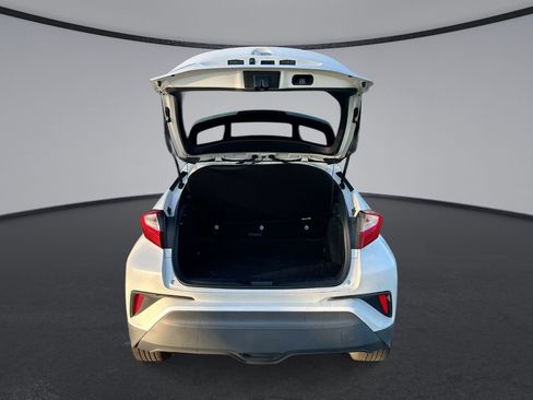 Used 2021 Toyota C-HR XLE FWD image 29