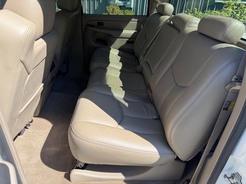 Used 2005 Chevrolet Silverado 3500 LT w/ Heavy-Duty Power Package RWD image 16