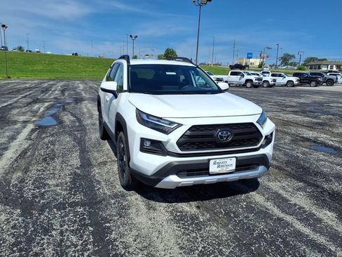 Used 2024 Toyota RAV4 Adventure AWD/4WD image 4