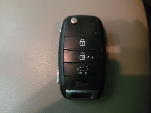 Used 2018 Kia Sorento FWD image 32