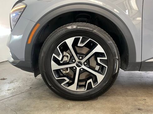 Used 2024 Kia Sportage EX AWD/4WD image 16